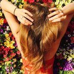 Primavera inspira leveza e cuidado com os fios: conheça tendências para a estação - Créditos Freepik